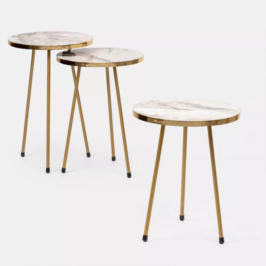 Set 3 tavolini con piano effetto marmo bianco e gambe oro